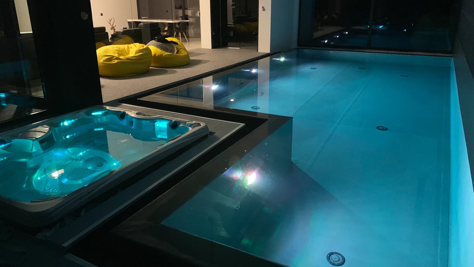 Cadă cu hidromasaj Caldera Spas® Martinique și Saună Personalizată 2
