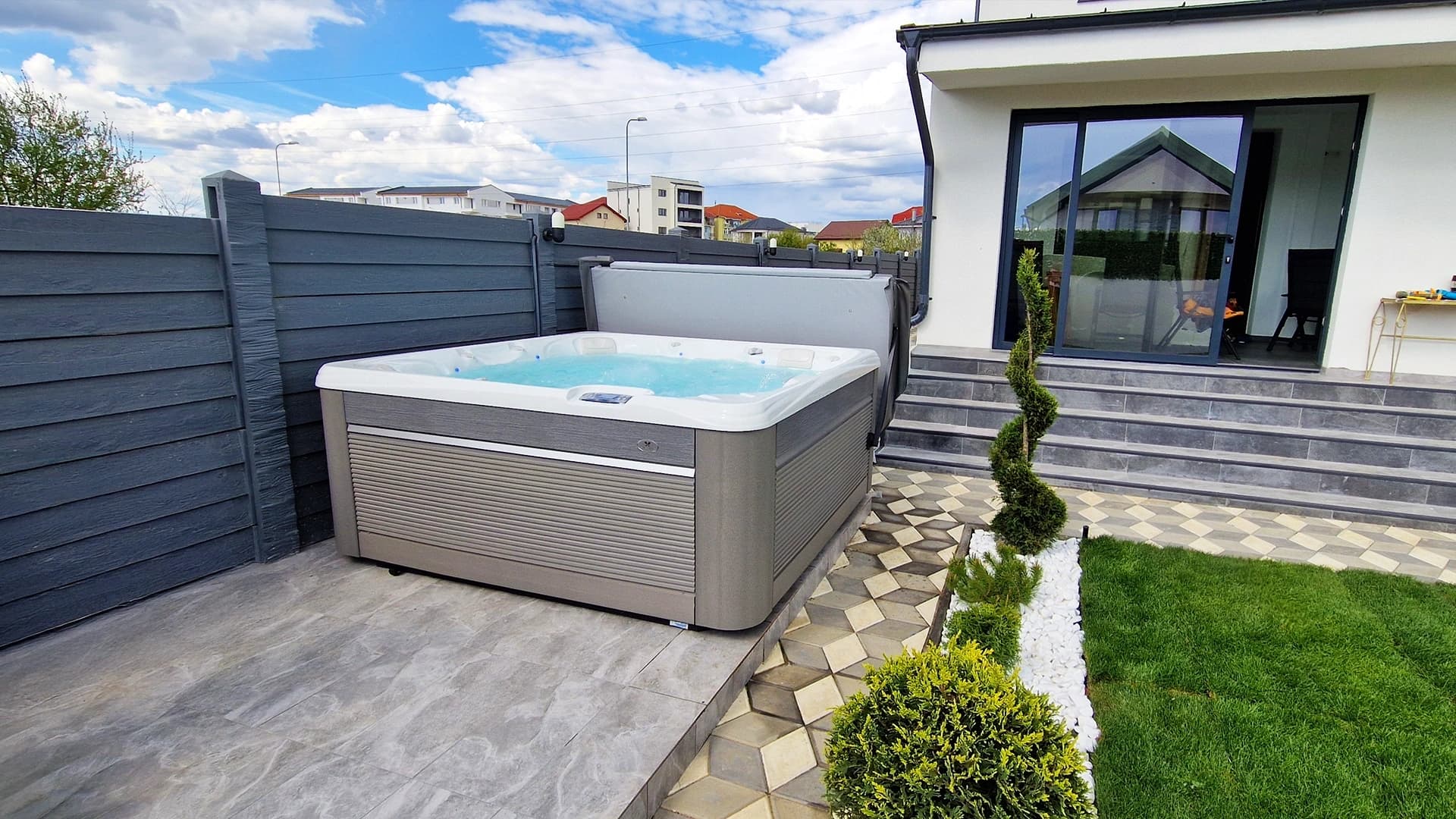 Cadă cu hidromasaj Caldera Spas® Seychelles – Proiect Hidrostyle în Craiova 2