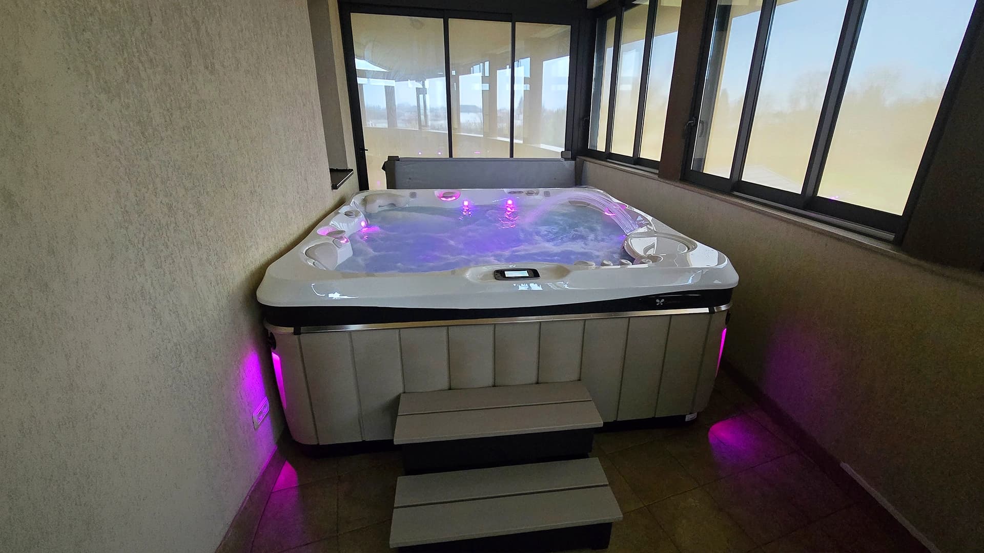 Cadă cu hidromasaj Caldera Spas® Tahitian – Proiect Hidrostyle în Domneşti 3