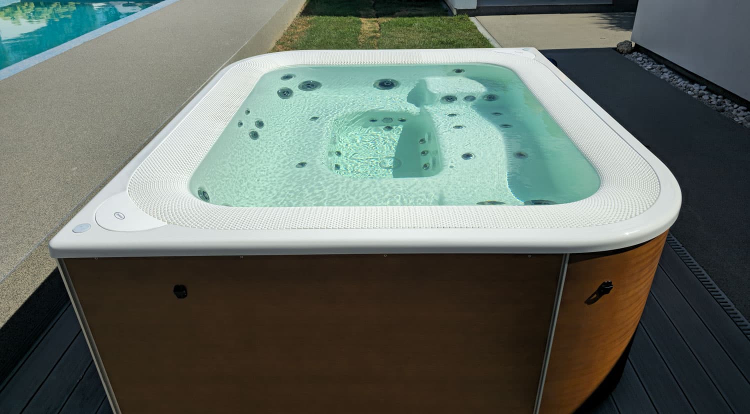 Cadă cu hidromasaj Jacuzzi® Virtus – Proiect Hidrostyle în Ilfov 3