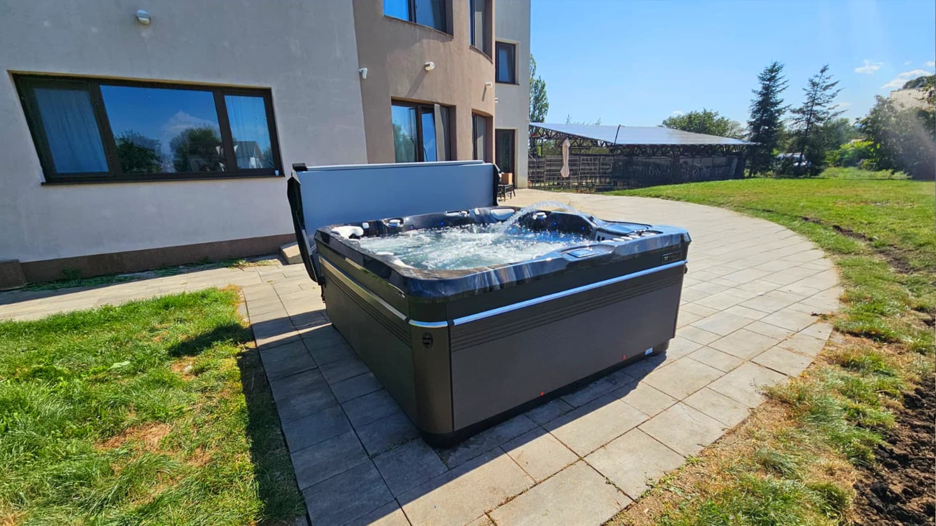 Jacuzzi Caldera Spas® Geneva şi Cantabria – Proiect Hidrostyle în Braşov 3