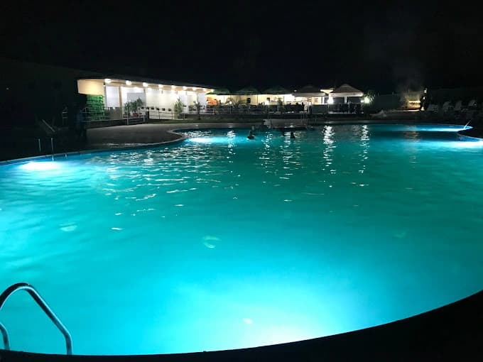 Piscină Exterioară Personalizată – Greenfield Club Bârlad 4