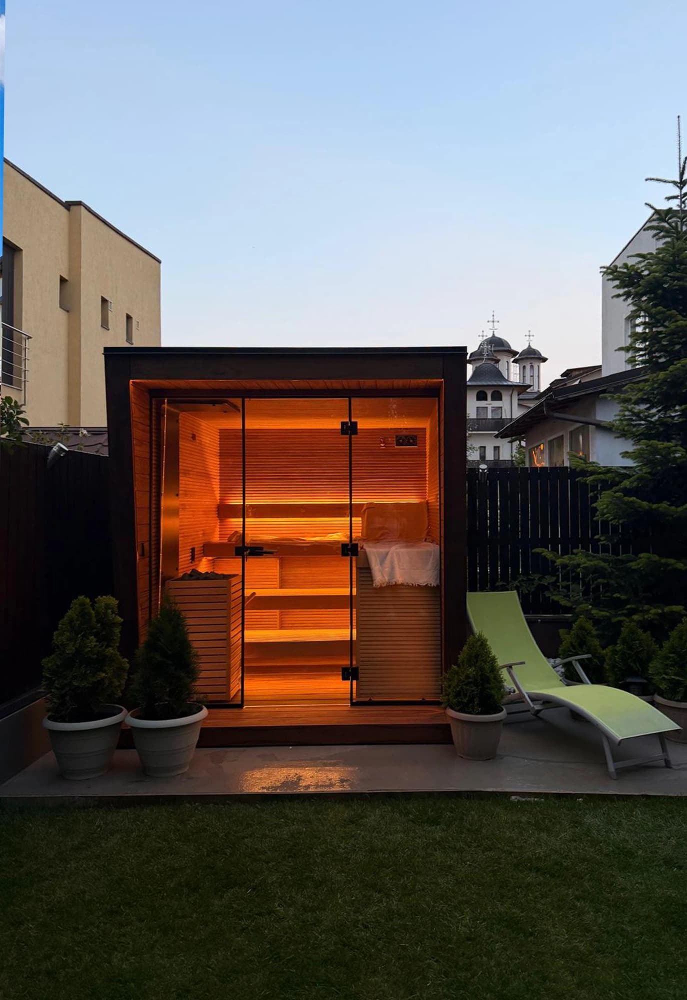 Saună de finlandeză exterior Aurea CB Ascent Auroom® – București 2