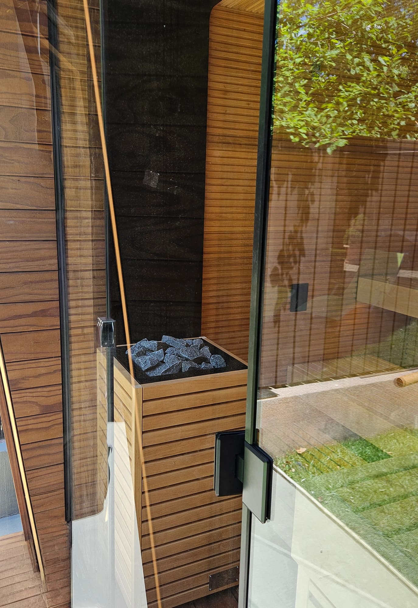 Saună de finlandeză exterior Aurea CB Ascent Auroom® – București 3
