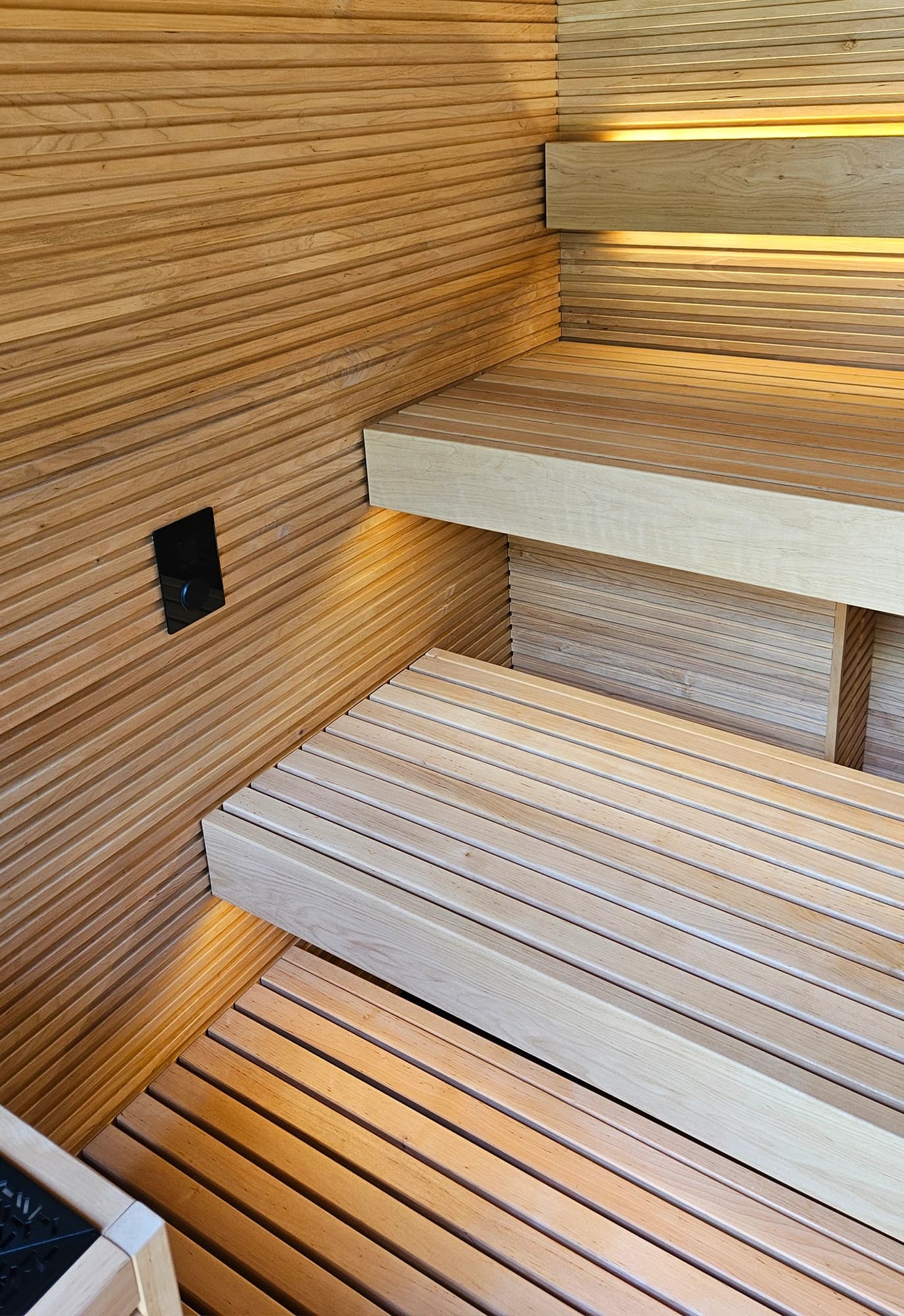 Saună de finlandeză exterior Aurea CB Ascent Auroom® – București 4