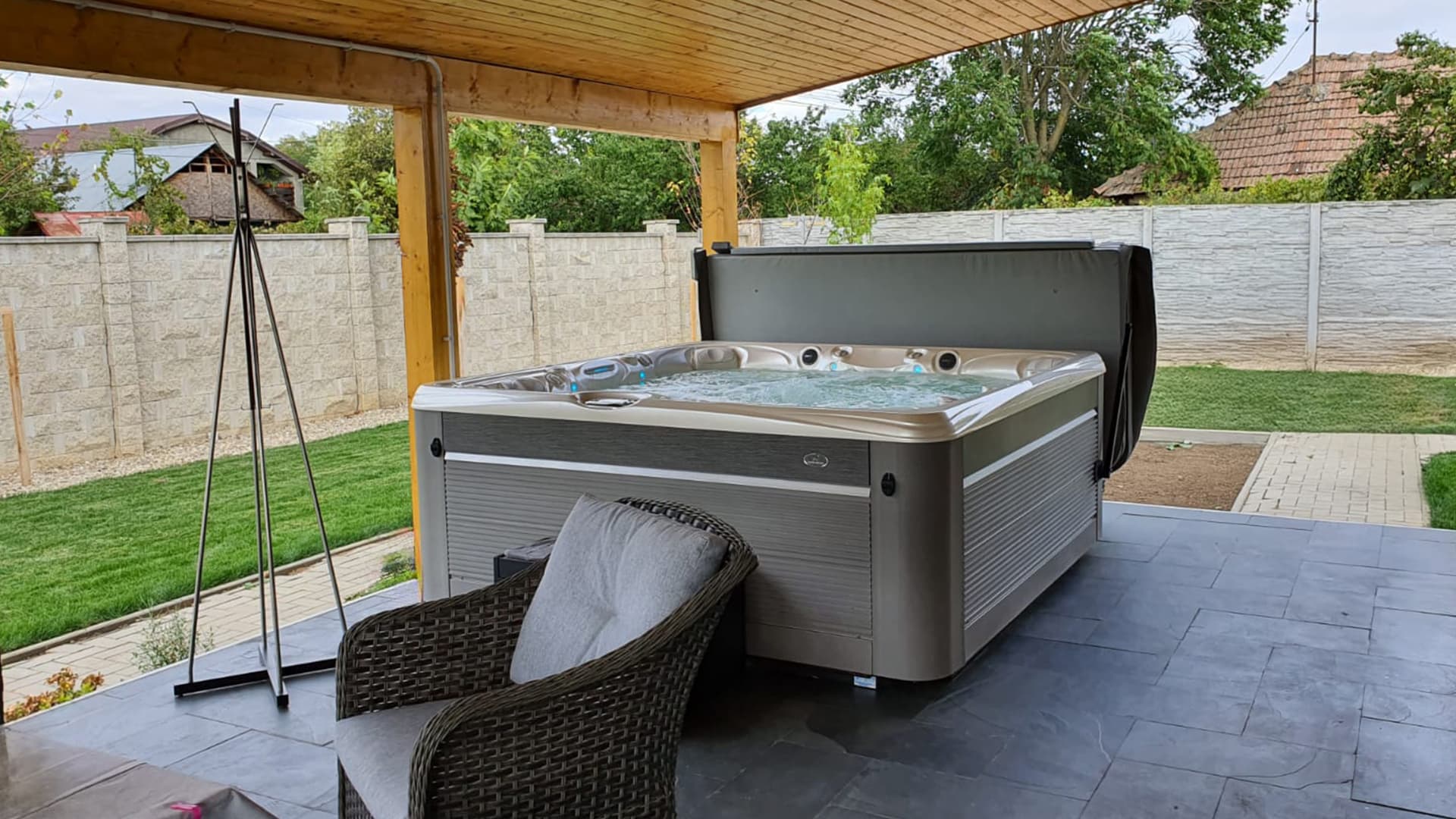Cadă cu hidromasaj Caldera Spas® Makena – Proiect Hidrostyle în Ilfov