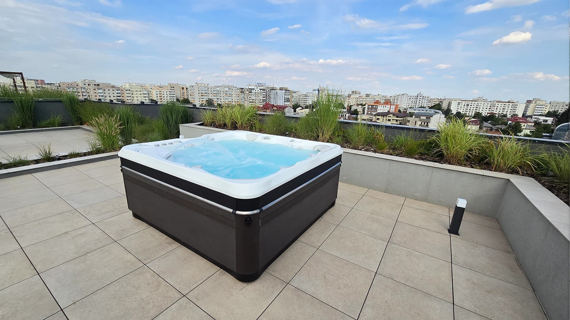 Cadă cu hidromasaj Caldera Spas® Tahitian – Proiect Hidrostyle în Bucureşti