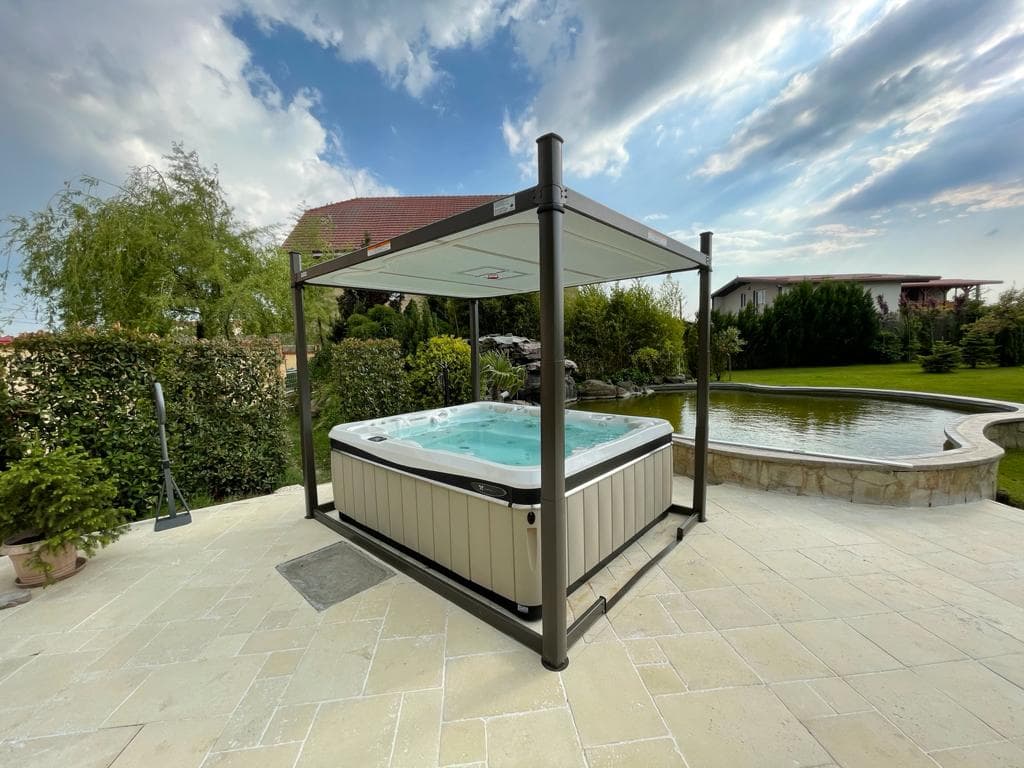 Cadă cu hidromasaj Caldera Spas® Cantabria – Satu Mare