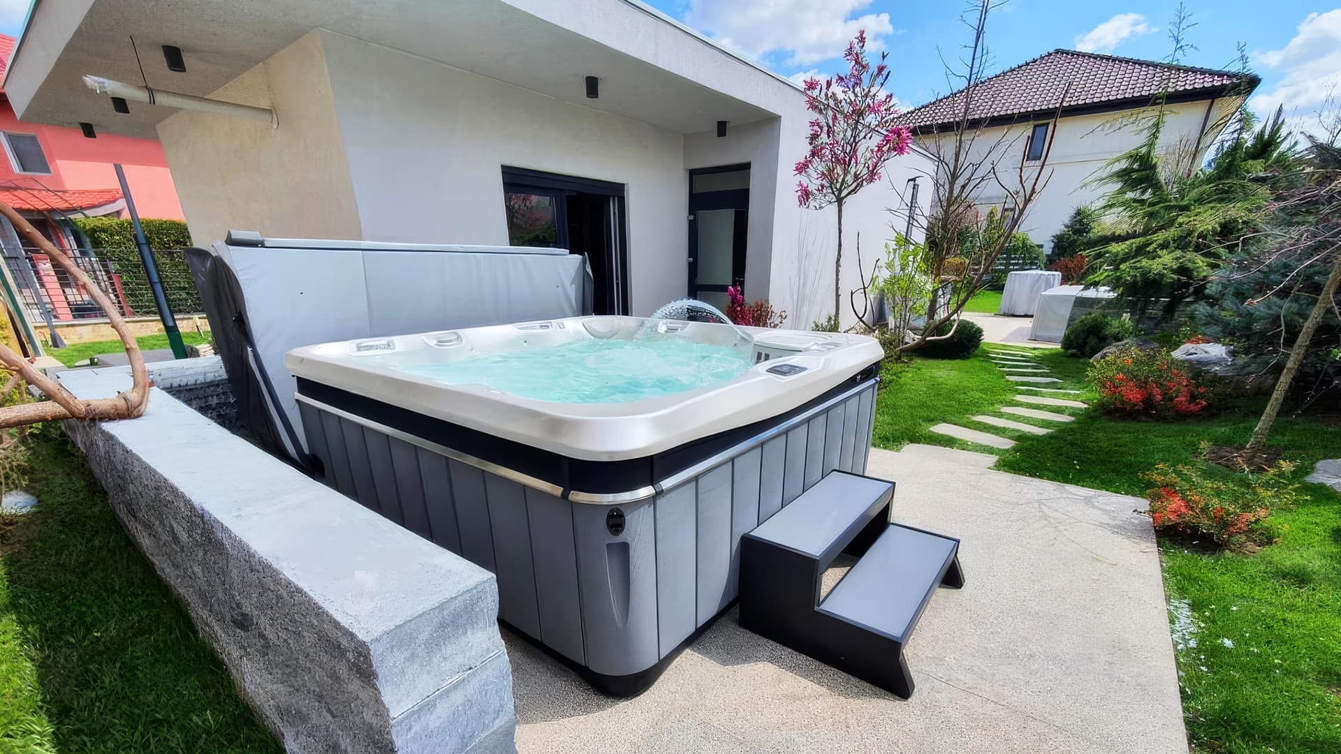 Jacuzzi de exterior Caldera Spas® Tahitian – Proiect Hidrostyle în Otopeni