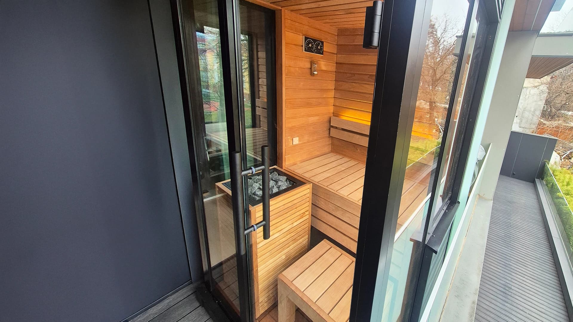 Saună de finlandeză exterior custom Auroom® Mira Small – București