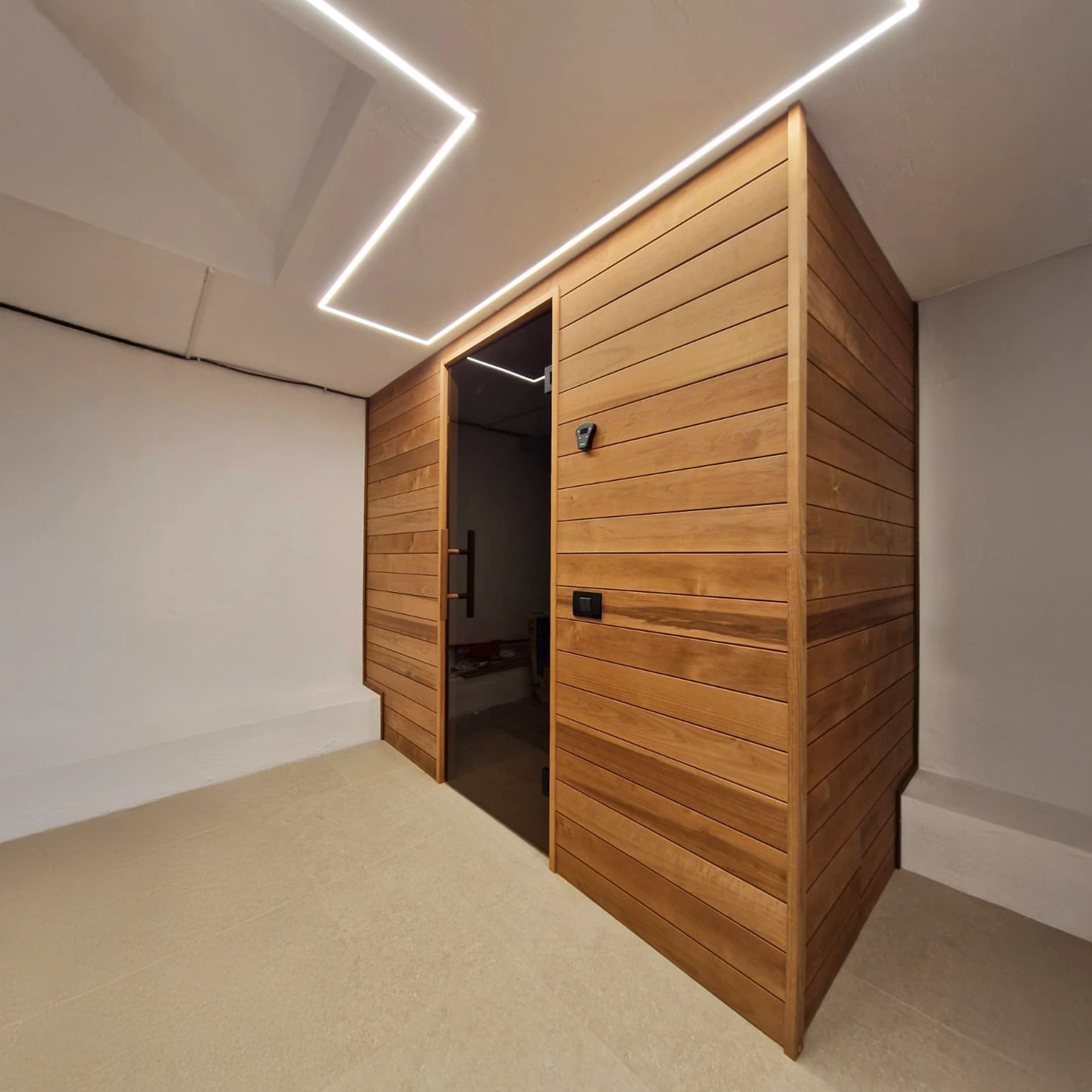 Saună Finlandeză Personalizată – Proiect Hidrostyle în Pipera