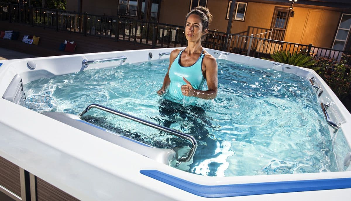 Swim Spa E550 Endless Pools® FitnessSystem
